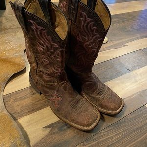 Tony Lama Womens Boots broad square toe, Fair Used condition. 9.5 B